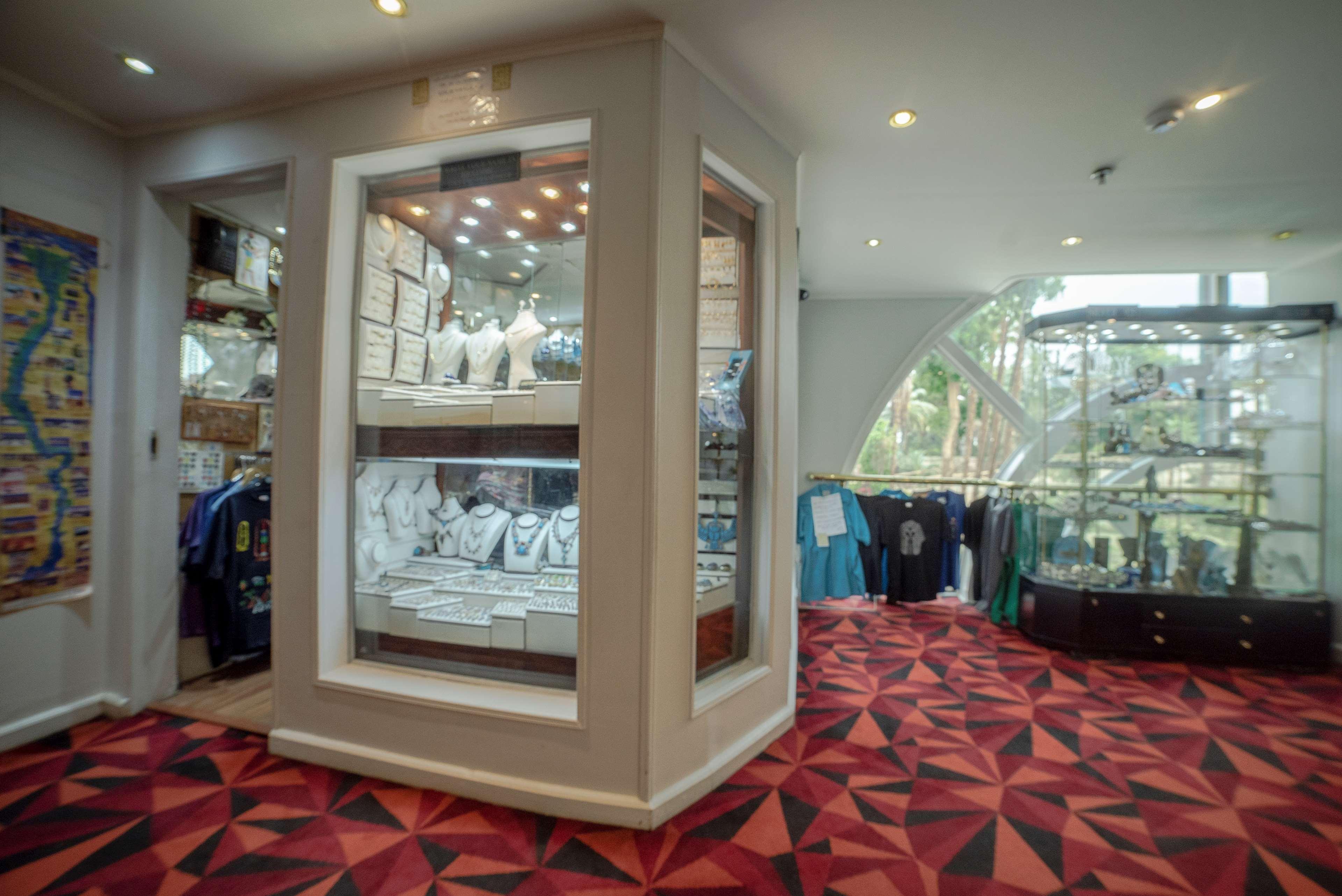 Sonesta Hotel Tower&Casino Il Cairo Esterno foto The interior of the store