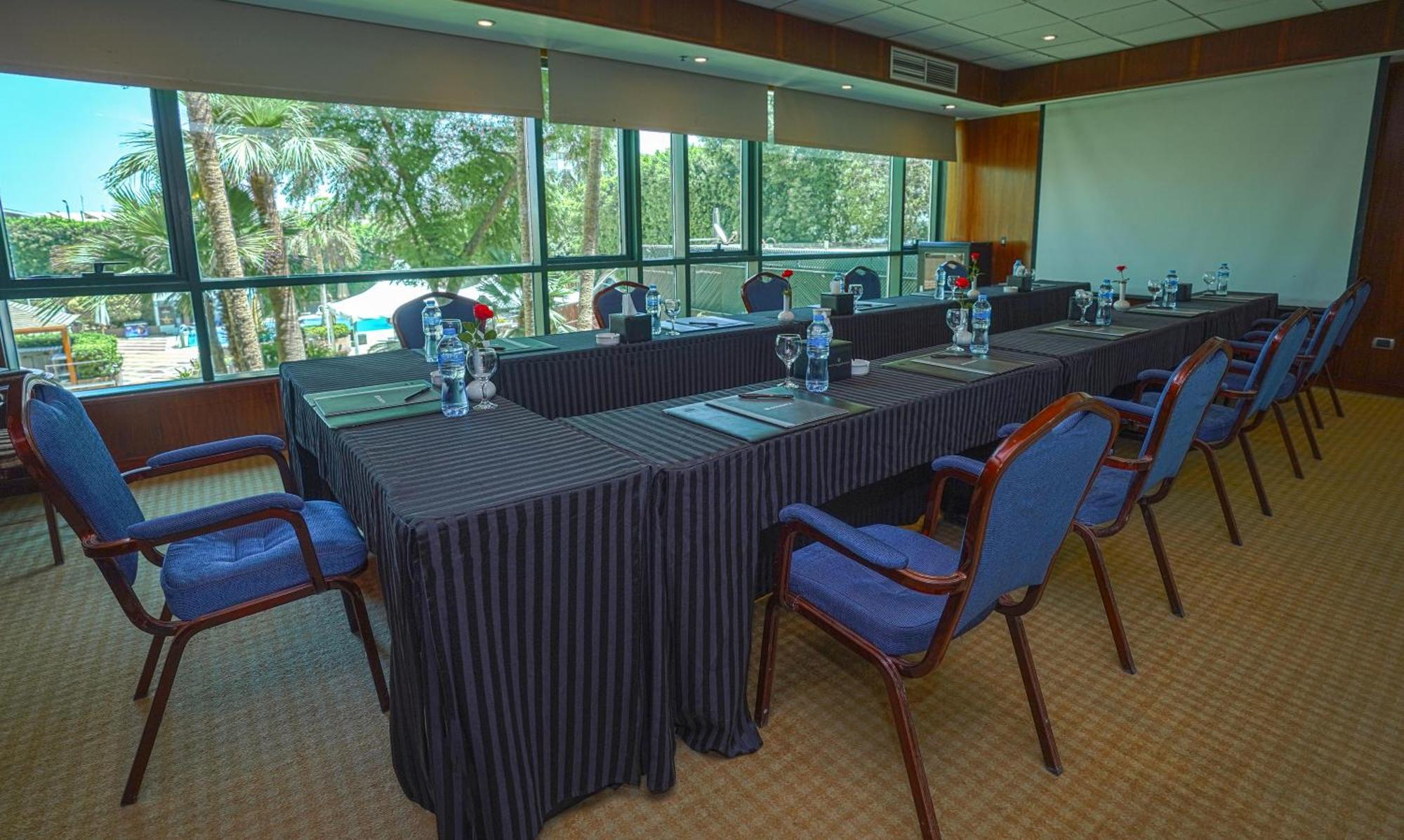 Sonesta Hotel Tower&Casino Il Cairo Esterno foto Meeting room