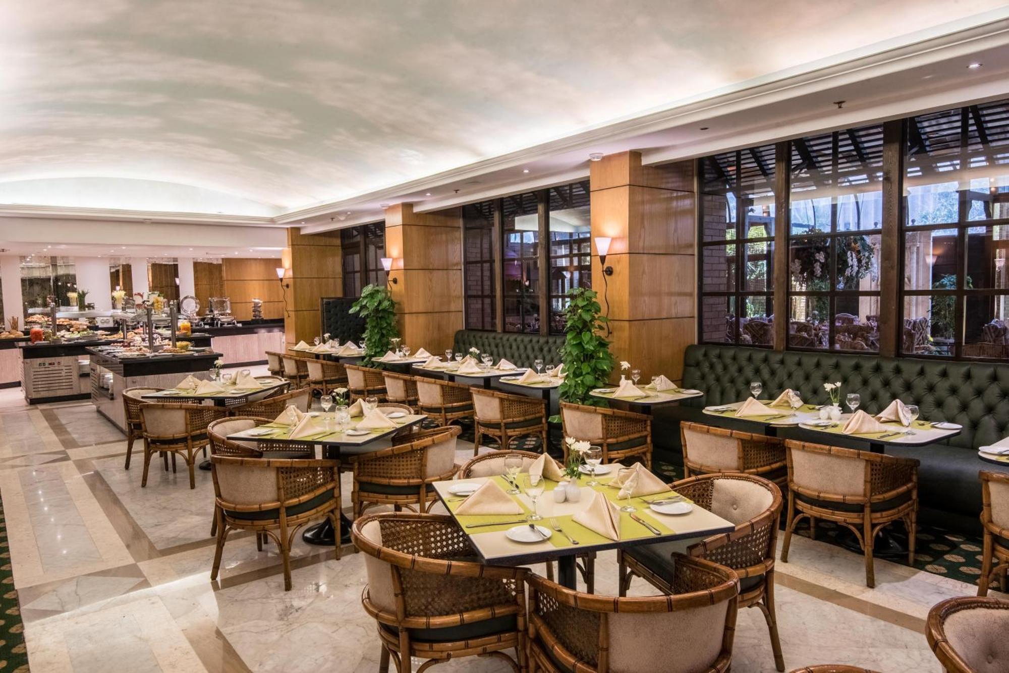 Sonesta Hotel Tower&Casino Il Cairo Esterno foto The restaurant
