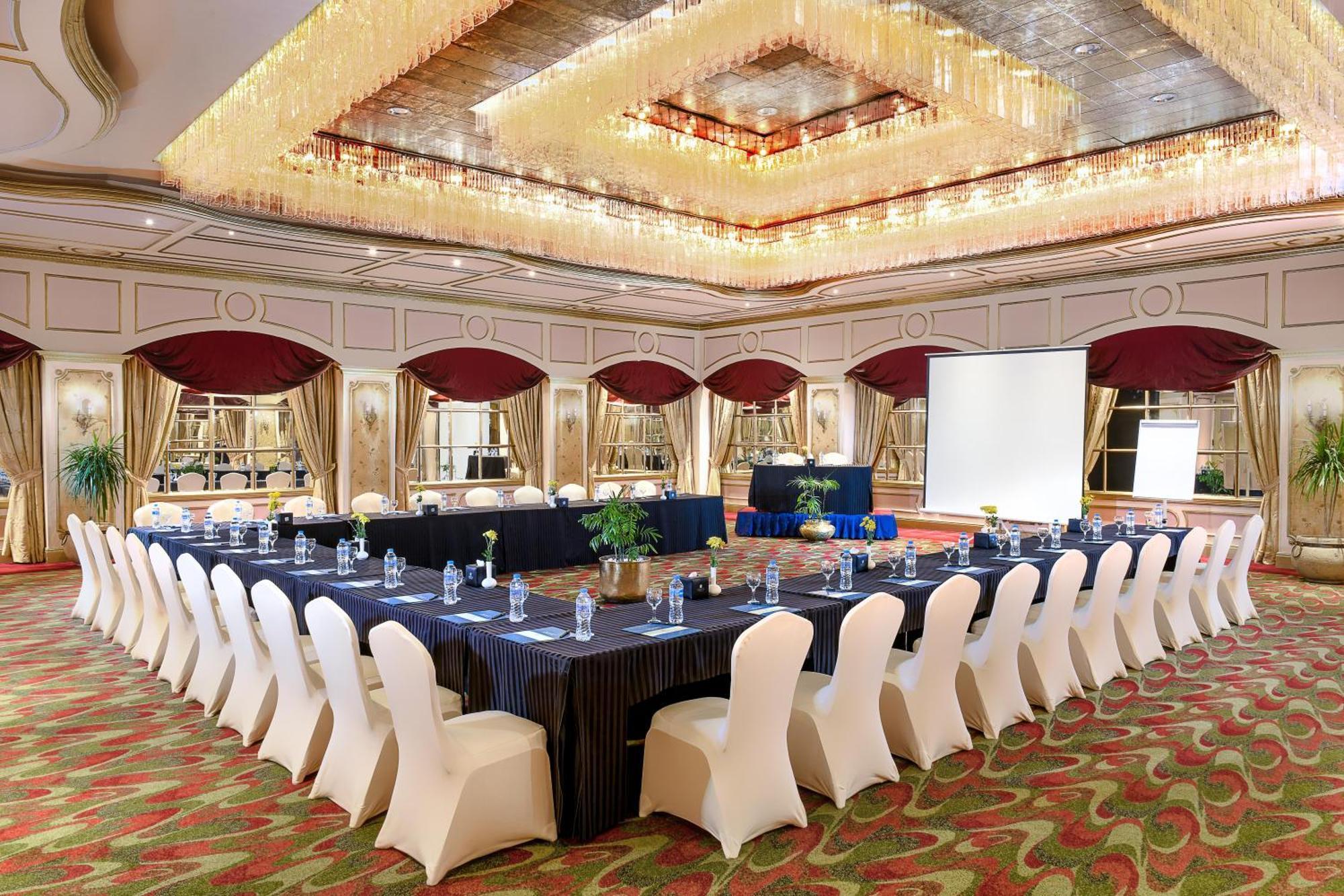 Sonesta Hotel Tower&Casino Il Cairo Esterno foto The ballroom