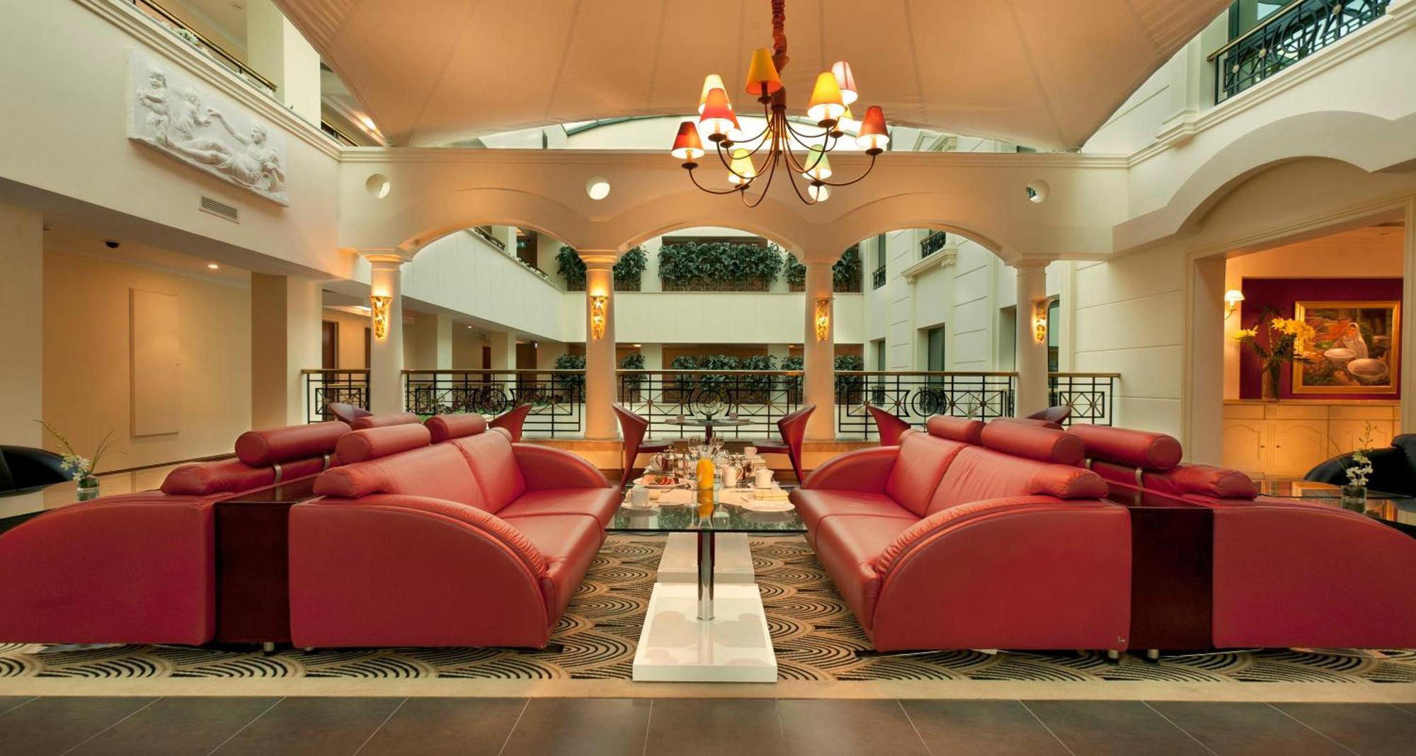 Sonesta Hotel Tower&Casino Il Cairo Esterno foto Lobby
